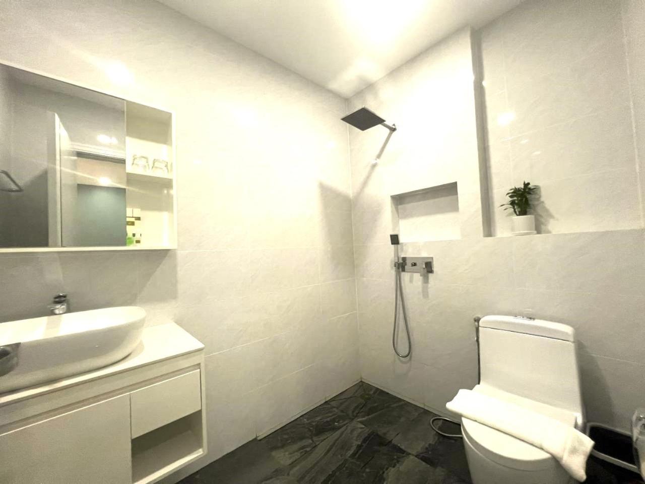 C-Hotel Sihanoukville Bagian luar foto
